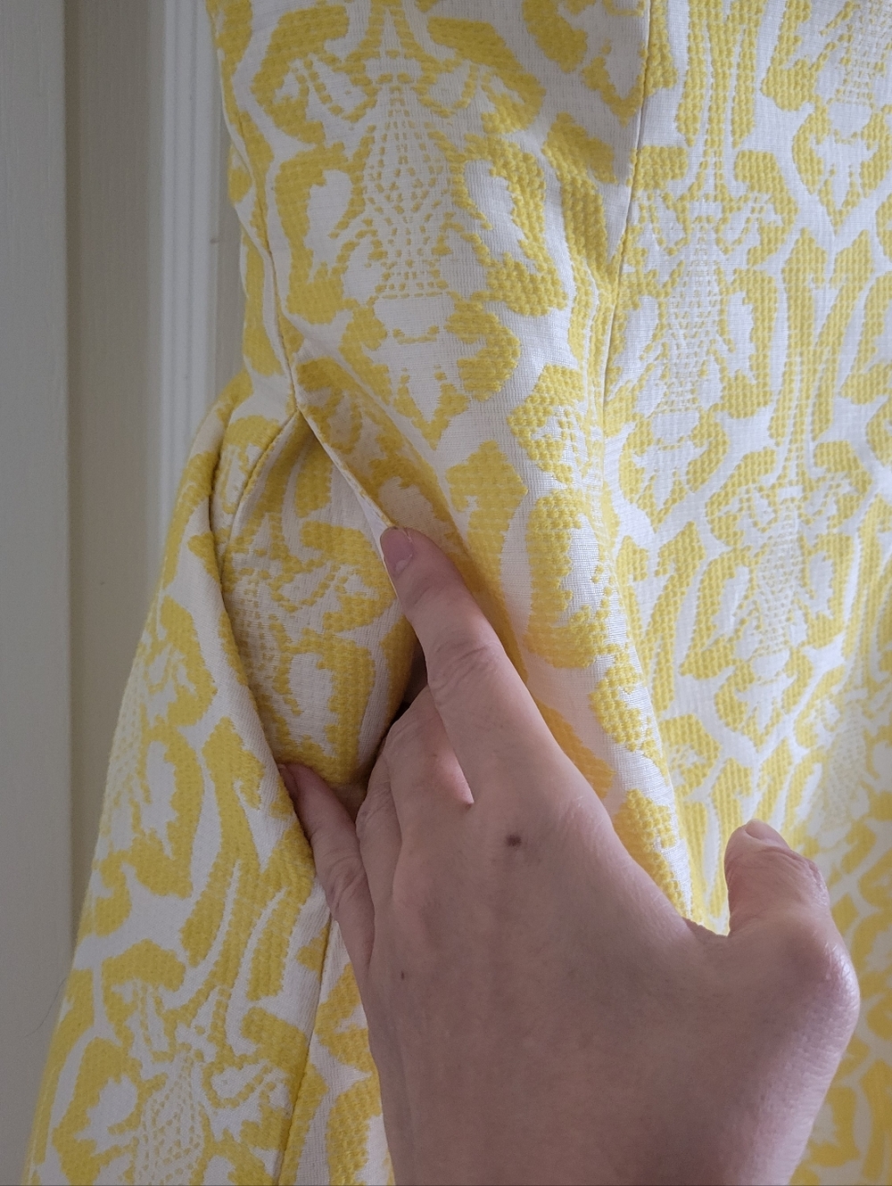 ✨️HP✨️Minuet | Yellow/White Damask Sleeveless Brocade Fit & Flare Dress (SIZE S) - Picture 9 of 15